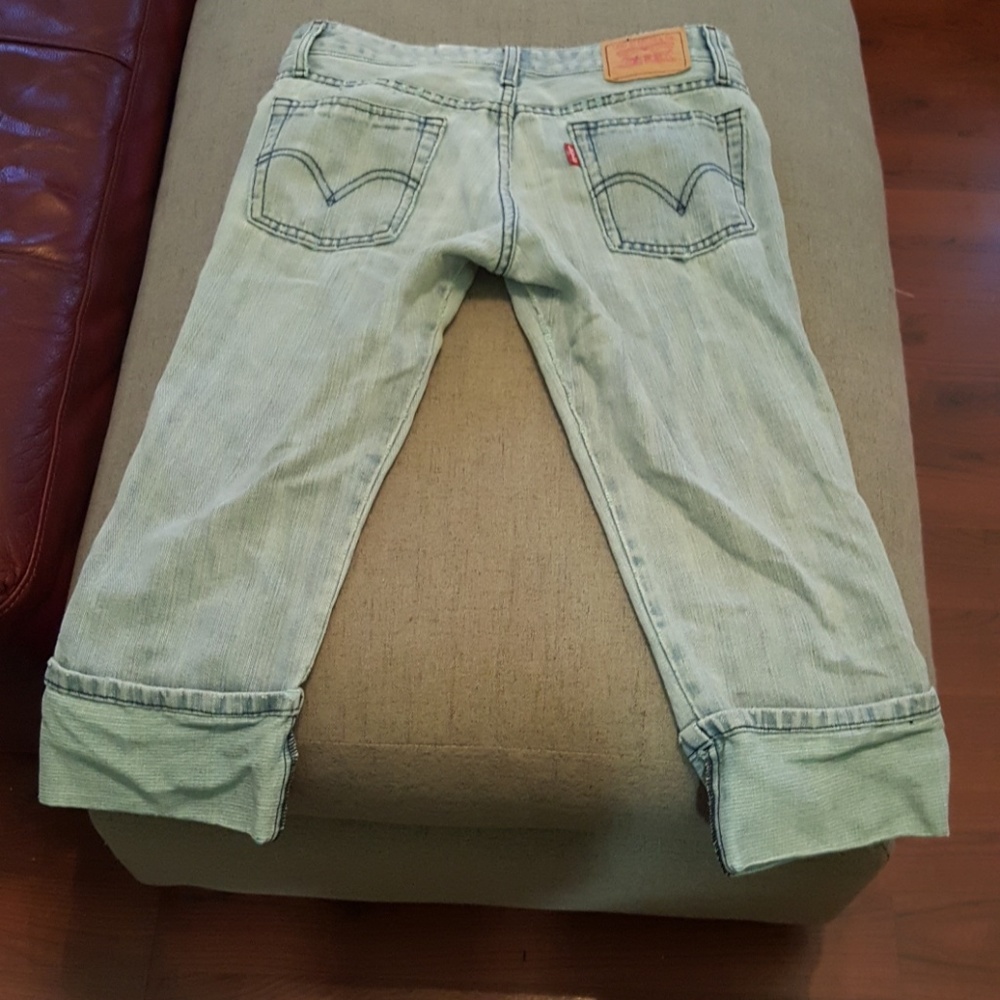 Levi Capri